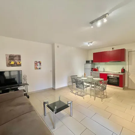 Vieux Port Two Bedroom A11