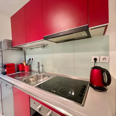 Vieux Port Two Bedroom A11 *