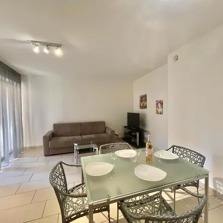 Vieux Port Two Bedroom A11