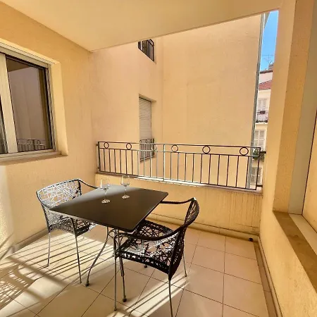Apartment Vieux Port Two Bedroom A11 Cannes
